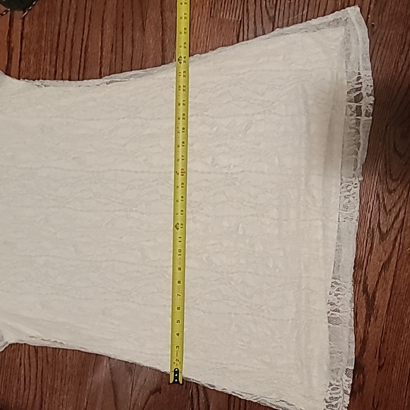 Lace dress fully lined - Picture 5 of 11